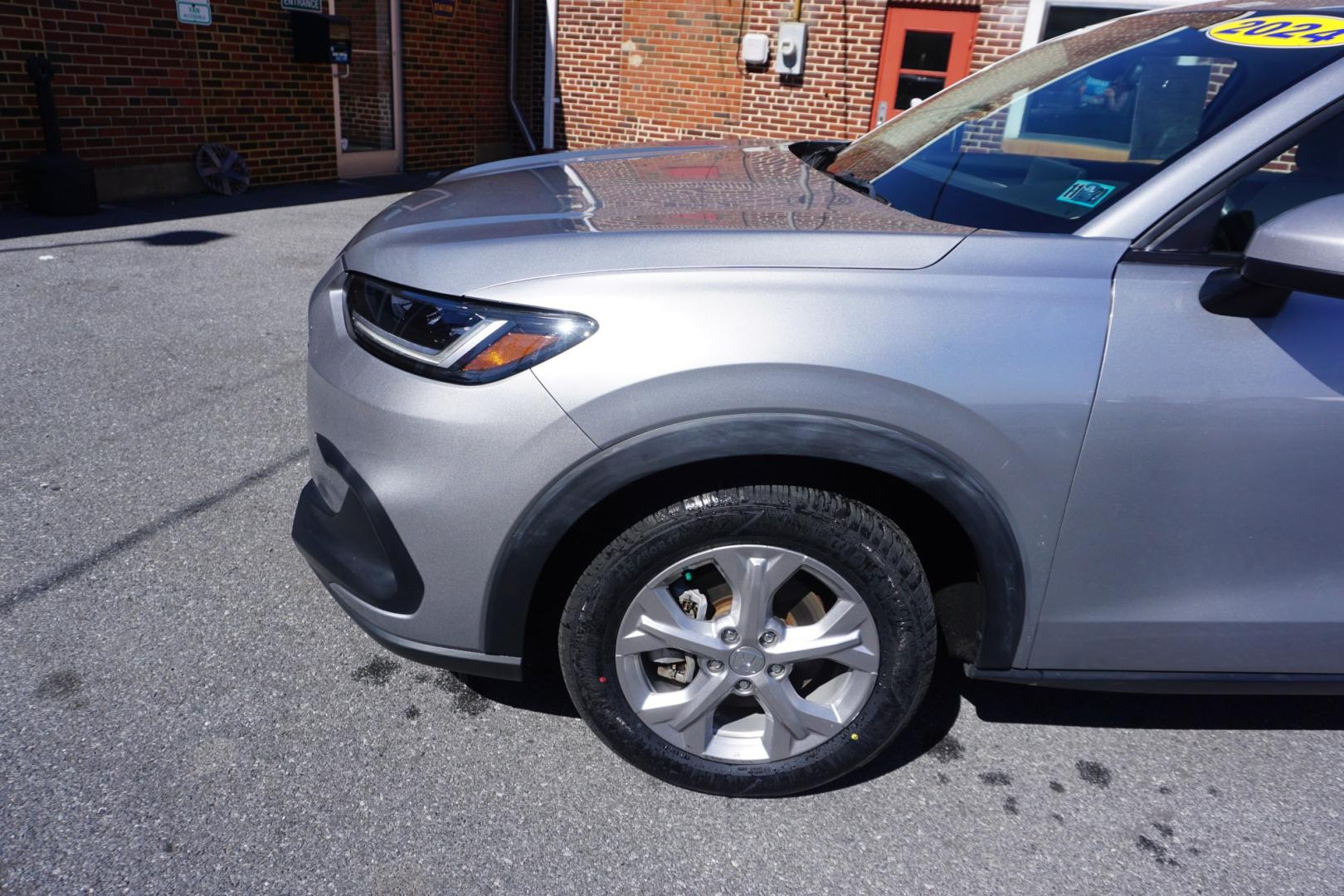 2024 SILVER /GRAY HONDA HR-V LX (3CZRZ2H33RM) with an 2L I4 engine, CVT transmission, located at 312 Centre Ave, Schuylkill Haven, PA, 17972, (570) 593-5278, 40.638130, -76.177383- Photo#4