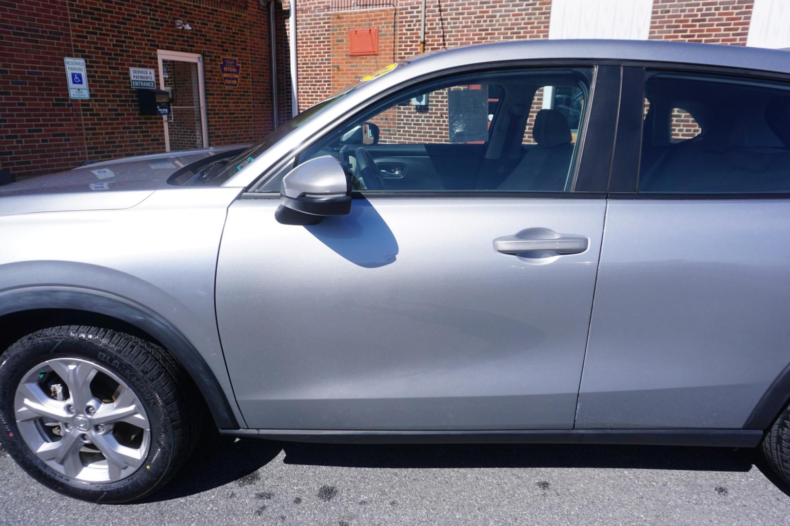 2024 SILVER /GRAY HONDA HR-V LX (3CZRZ2H33RM) with an 2L I4 engine, CVT transmission, located at 312 Centre Ave, Schuylkill Haven, PA, 17972, (570) 593-5278, 40.638130, -76.177383- Photo#5