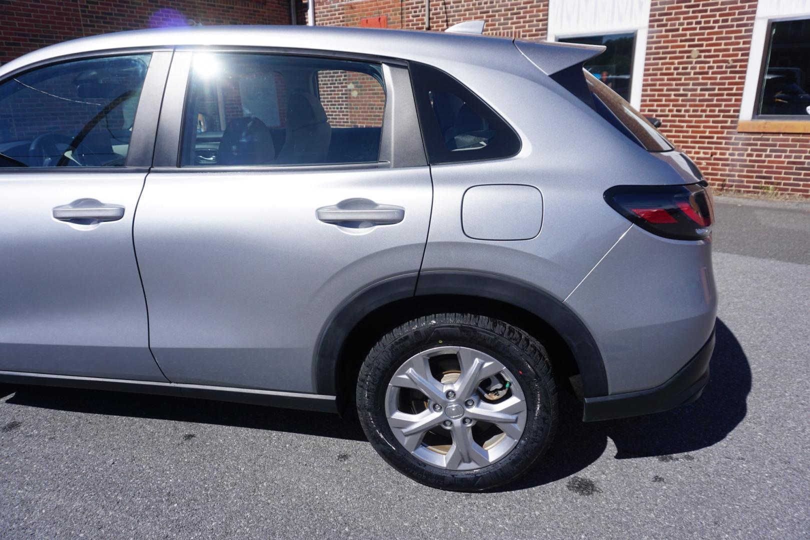 2024 SILVER /GRAY HONDA HR-V LX (3CZRZ2H33RM) with an 2L I4 engine, CVT transmission, located at 312 Centre Ave, Schuylkill Haven, PA, 17972, (570) 593-5278, 40.638130, -76.177383- Photo#7
