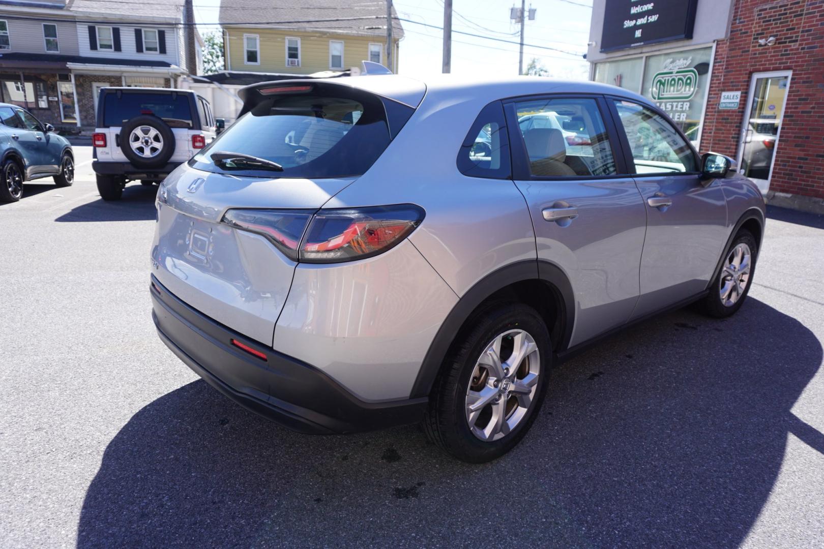 2024 SILVER /GRAY HONDA HR-V LX (3CZRZ2H33RM) with an 2L I4 engine, CVT transmission, located at 312 Centre Ave, Schuylkill Haven, PA, 17972, (570) 593-5278, 40.638130, -76.177383- Photo#11