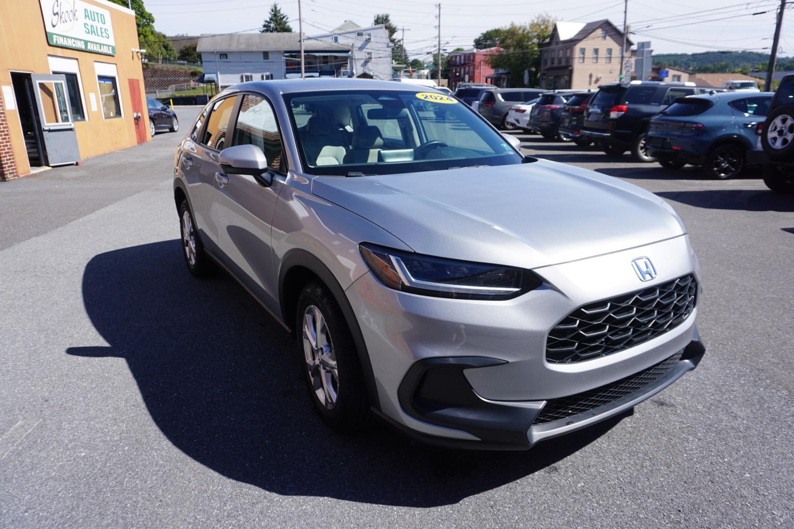 2024 SILVER /GRAY HONDA HR-V LX (3CZRZ2H33RM) with an 2L I4 engine, CVT transmission, located at 312 Centre Ave, Schuylkill Haven, PA, 17972, (570) 593-5278, 40.638130, -76.177383- Photo#16