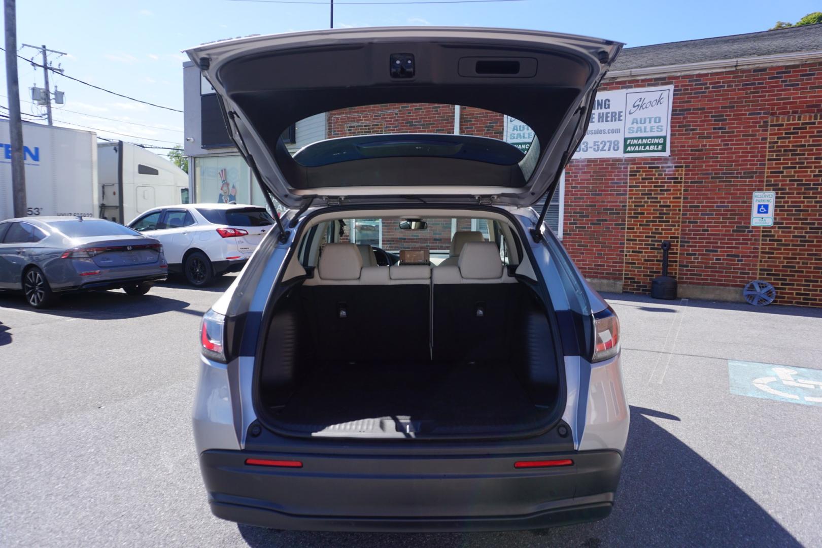 2024 SILVER /GRAY HONDA HR-V LX (3CZRZ2H33RM) with an 2L I4 engine, CVT transmission, located at 312 Centre Ave, Schuylkill Haven, PA, 17972, (570) 593-5278, 40.638130, -76.177383- Photo#31