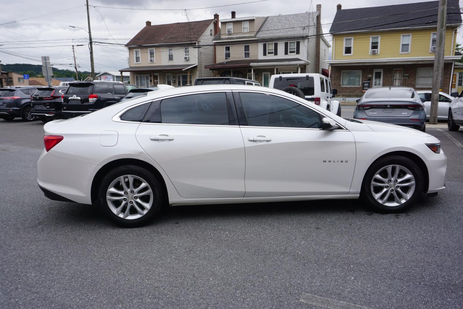 2016 WHITE /BLACK CHEVROLET MALIBU L (1G1ZE5ST2GF) with an 1.5L I4 engine, AUTOMATIC transmission, located at 312 Centre Ave, Schuylkill Haven, PA, 17972, (570) 593-5278, 40.638130, -76.177383- Photo#10