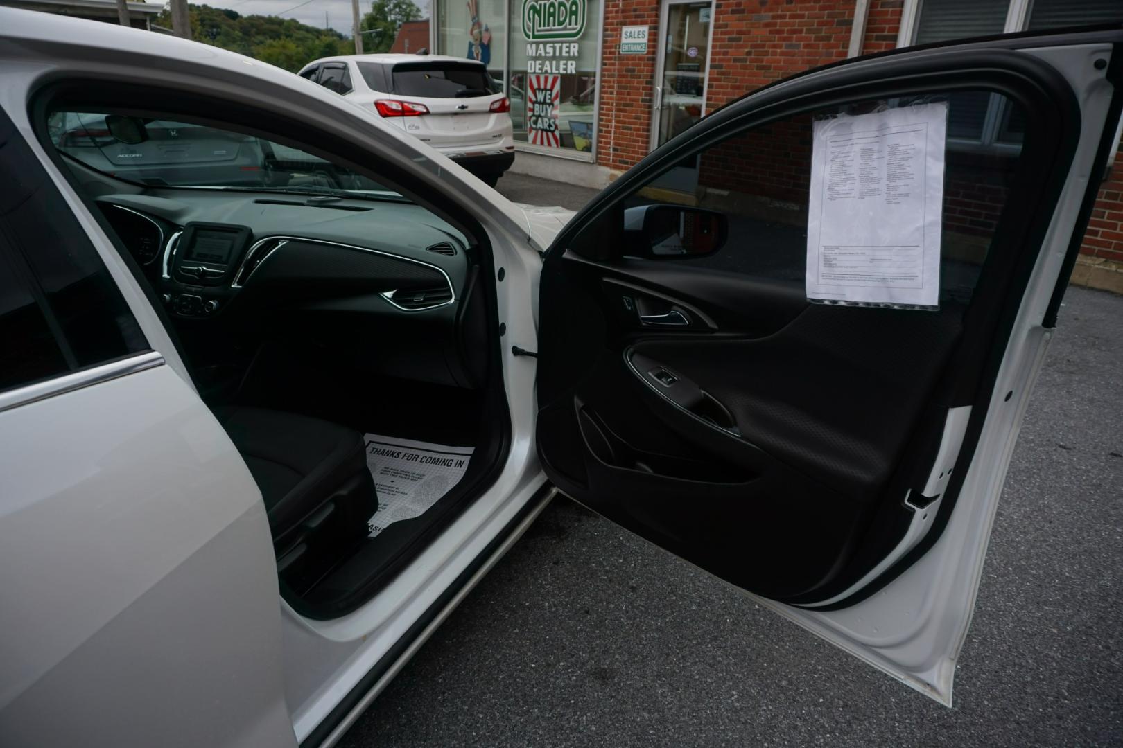 2016 WHITE /BLACK CHEVROLET MALIBU L (1G1ZE5ST2GF) with an 1.5L I4 engine, AUTOMATIC transmission, located at 312 Centre Ave, Schuylkill Haven, PA, 17972, (570) 593-5278, 40.638130, -76.177383- Photo#39