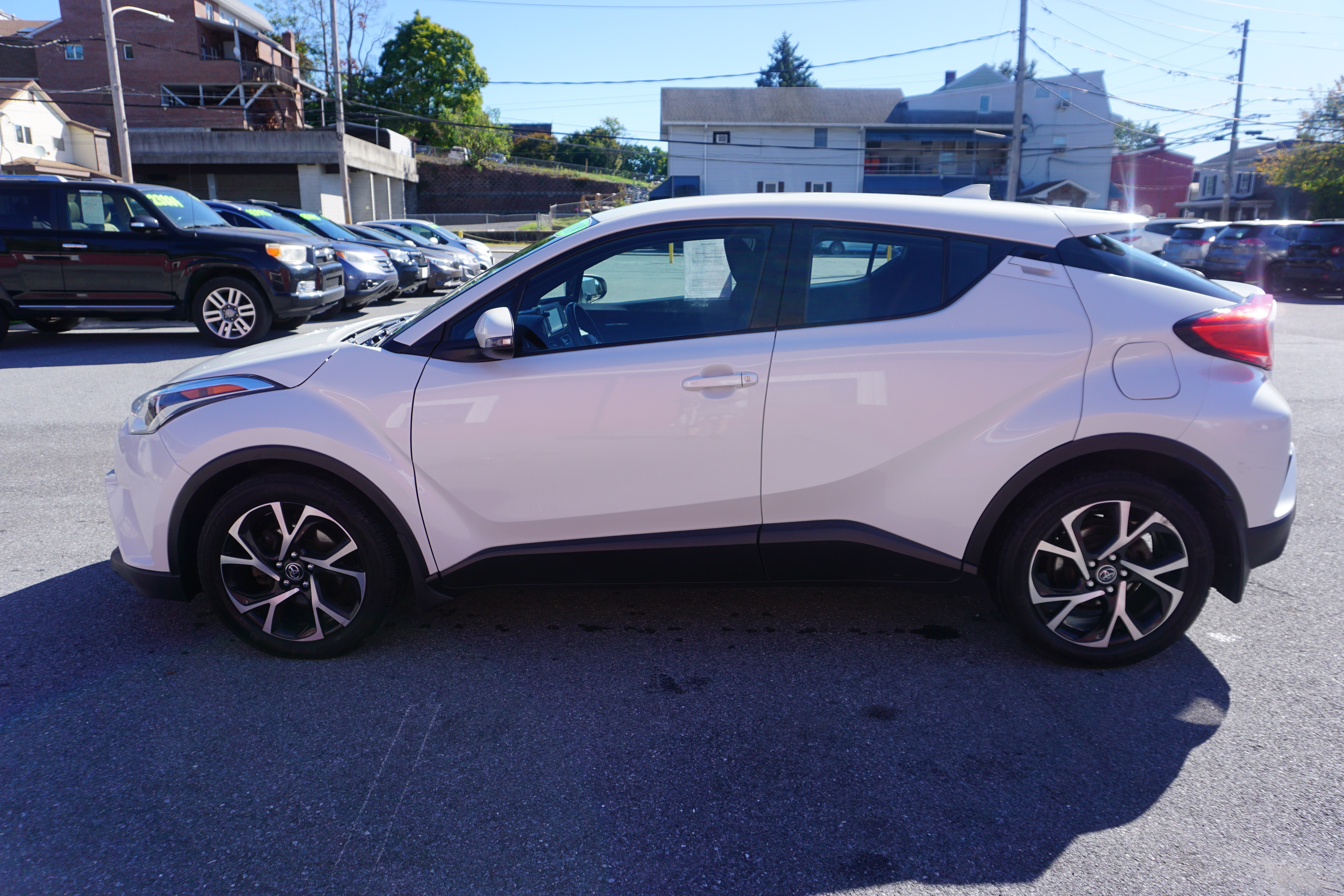 photo of 2018 TOYOTA C-HR XLE