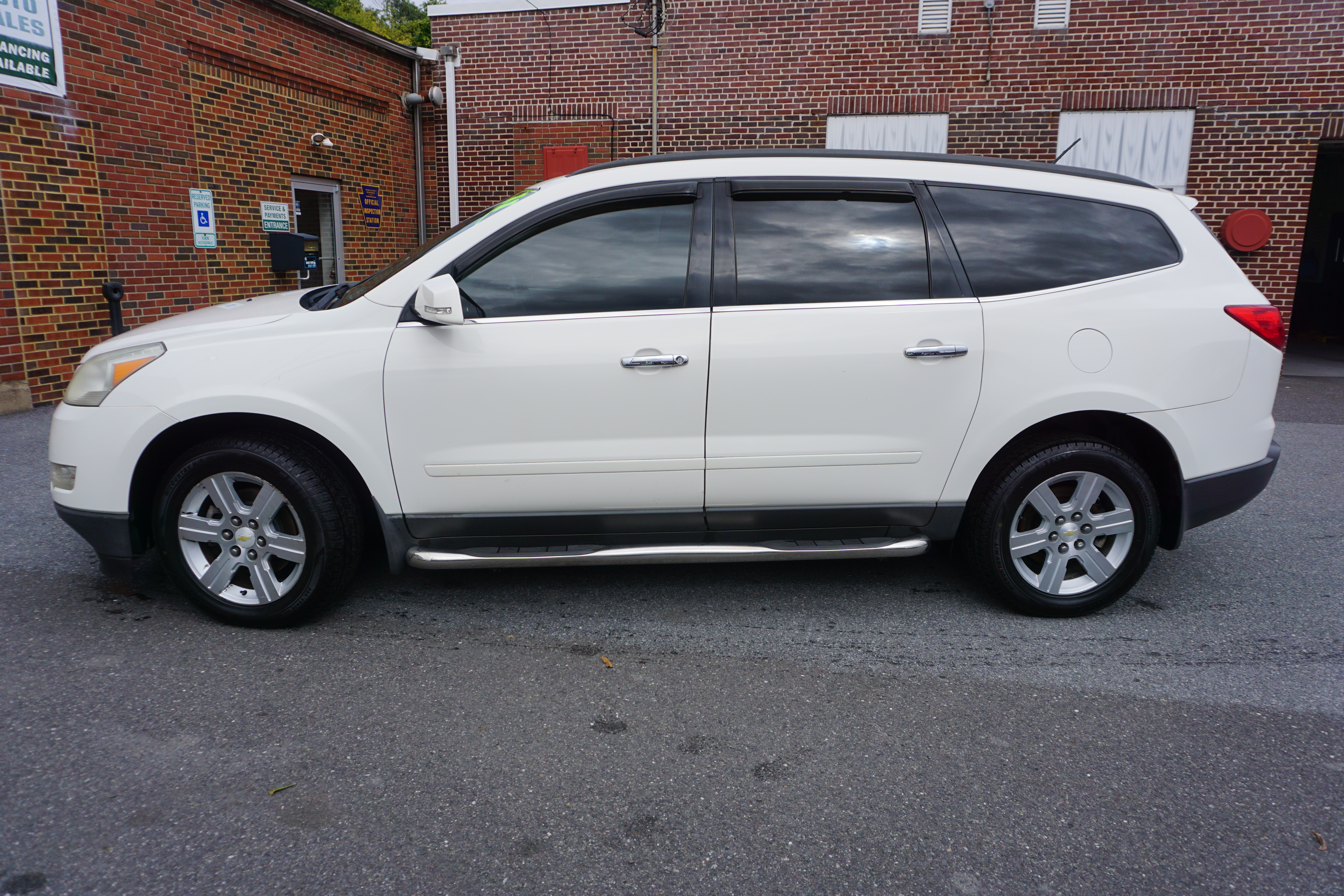 photo of 2011 Chevrolet Traverse 