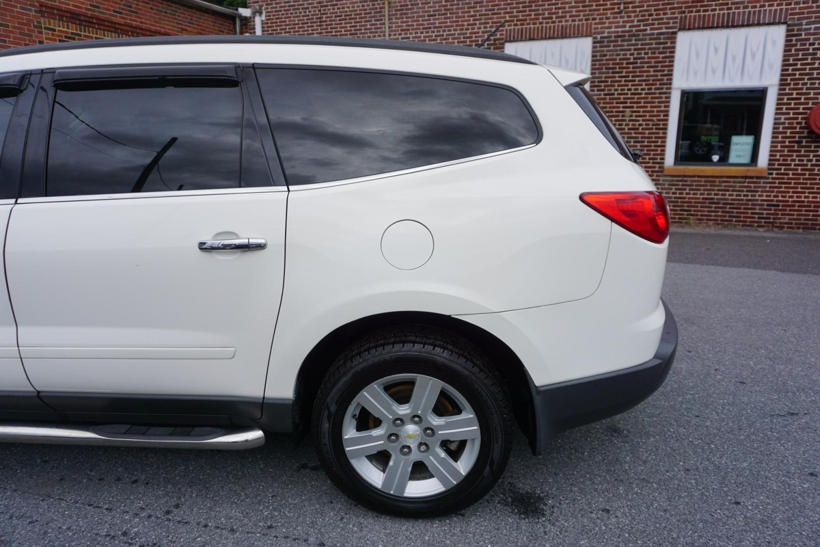 2011 White CHEVROLET TRAVERSE LT (1GNKVGED3BJ) with an 3.6L V6 engine, AUTOMATIC transmission, located at 312 Centre Ave, Schuylkill Haven, PA, 17972, (570) 593-5278, 40.638130, -76.177383- Photo#6