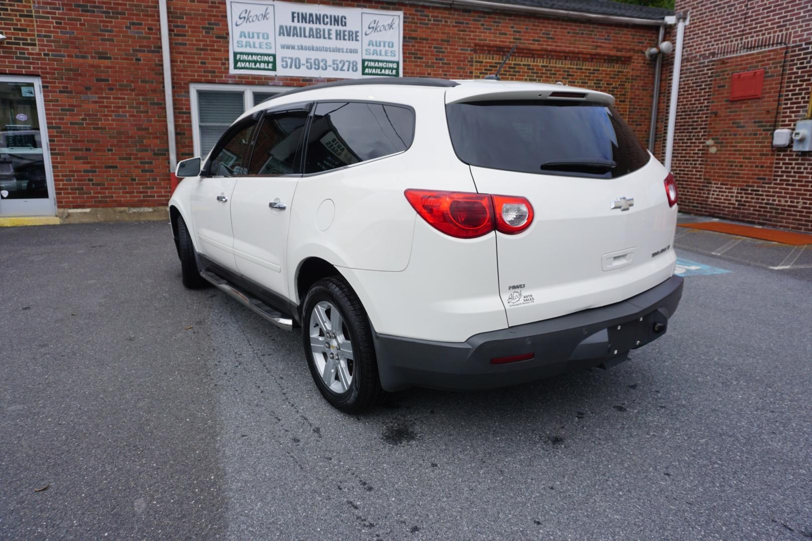 2011 White CHEVROLET TRAVERSE LT (1GNKVGED3BJ) with an 3.6L V6 engine, AUTOMATIC transmission, located at 312 Centre Ave, Schuylkill Haven, PA, 17972, (570) 593-5278, 40.638130, -76.177383- Photo#7