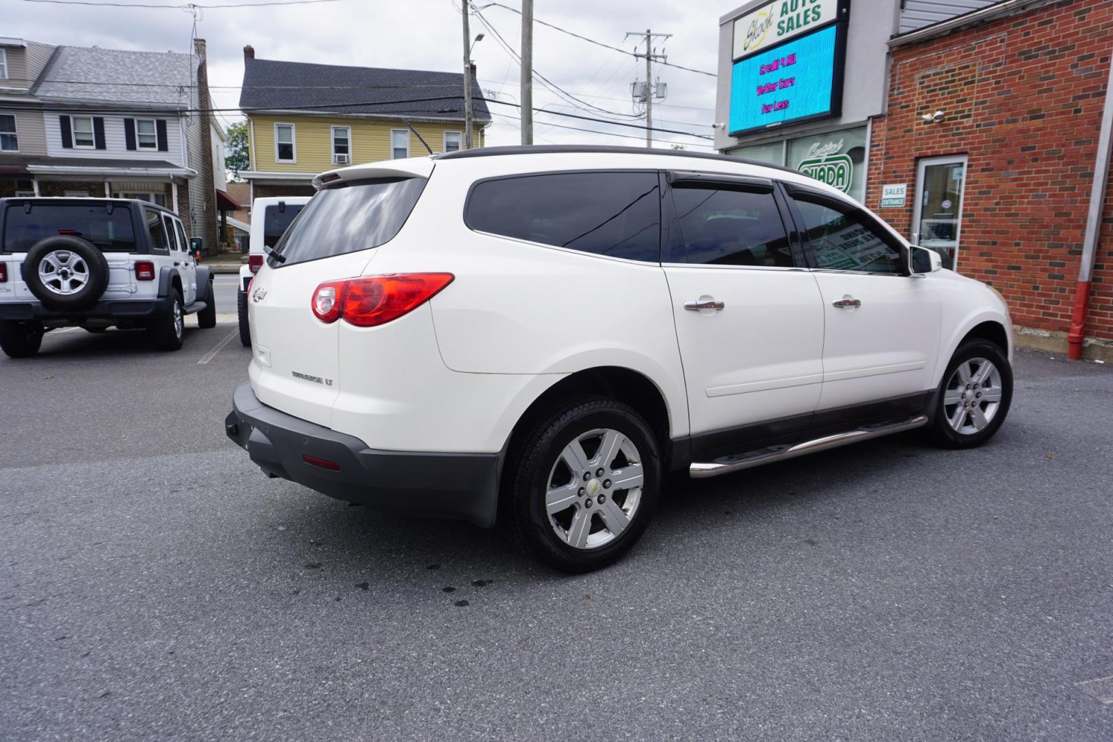 2011 White CHEVROLET TRAVERSE LT (1GNKVGED3BJ) with an 3.6L V6 engine, AUTOMATIC transmission, located at 312 Centre Ave, Schuylkill Haven, PA, 17972, (570) 593-5278, 40.638130, -76.177383- Photo#10