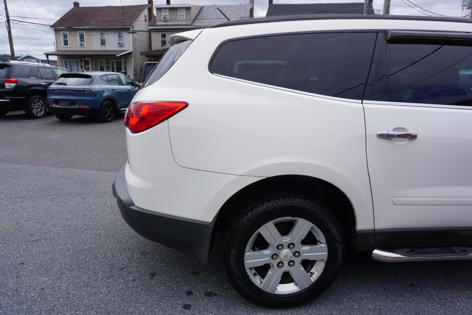 2011 White CHEVROLET TRAVERSE LT (1GNKVGED3BJ) with an 3.6L V6 engine, AUTOMATIC transmission, located at 312 Centre Ave, Schuylkill Haven, PA, 17972, (570) 593-5278, 40.638130, -76.177383- Photo#11