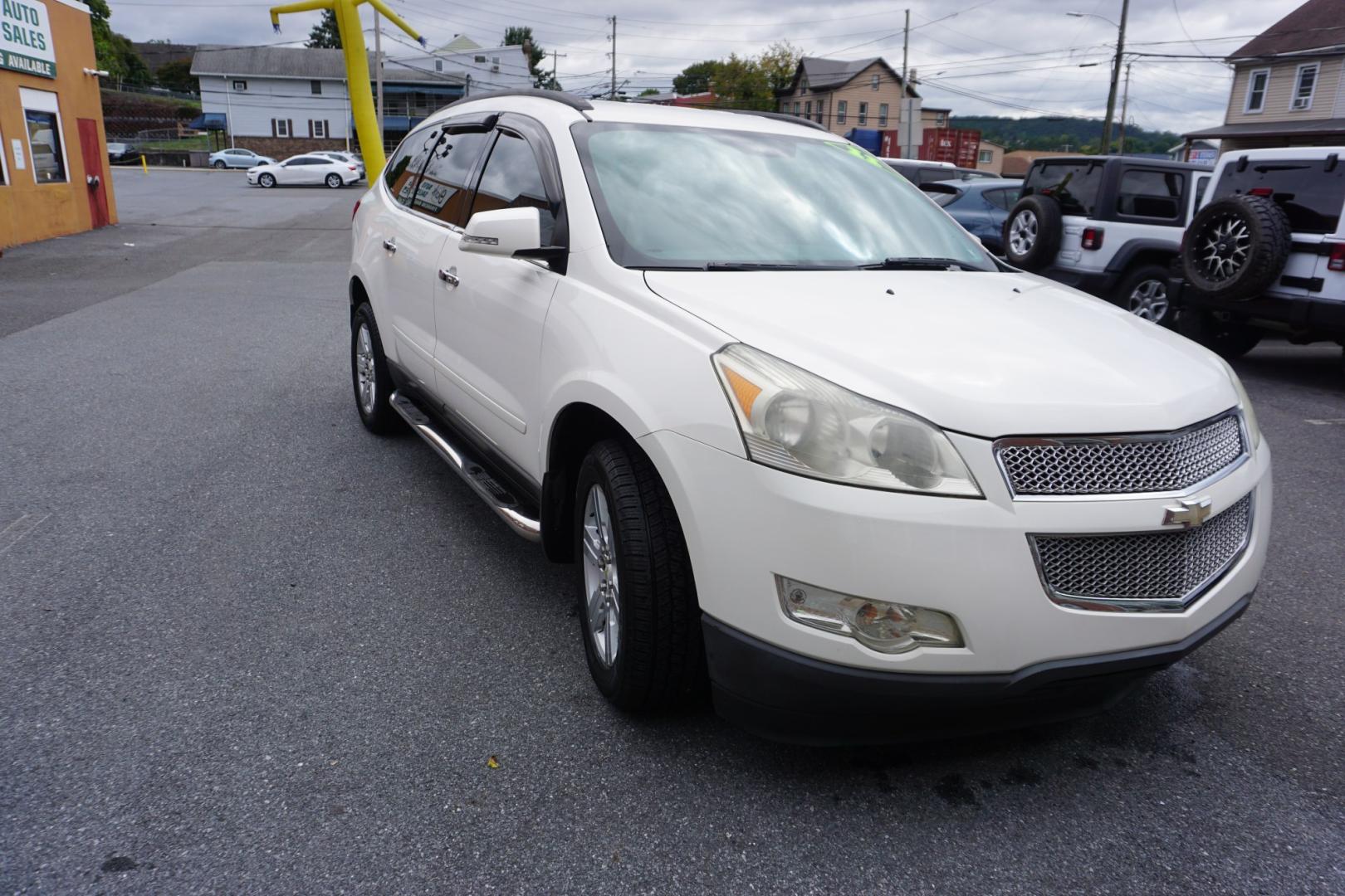 2011 White CHEVROLET TRAVERSE LT (1GNKVGED3BJ) with an 3.6L V6 engine, AUTOMATIC transmission, located at 312 Centre Ave, Schuylkill Haven, PA, 17972, (570) 593-5278, 40.638130, -76.177383- Photo#15