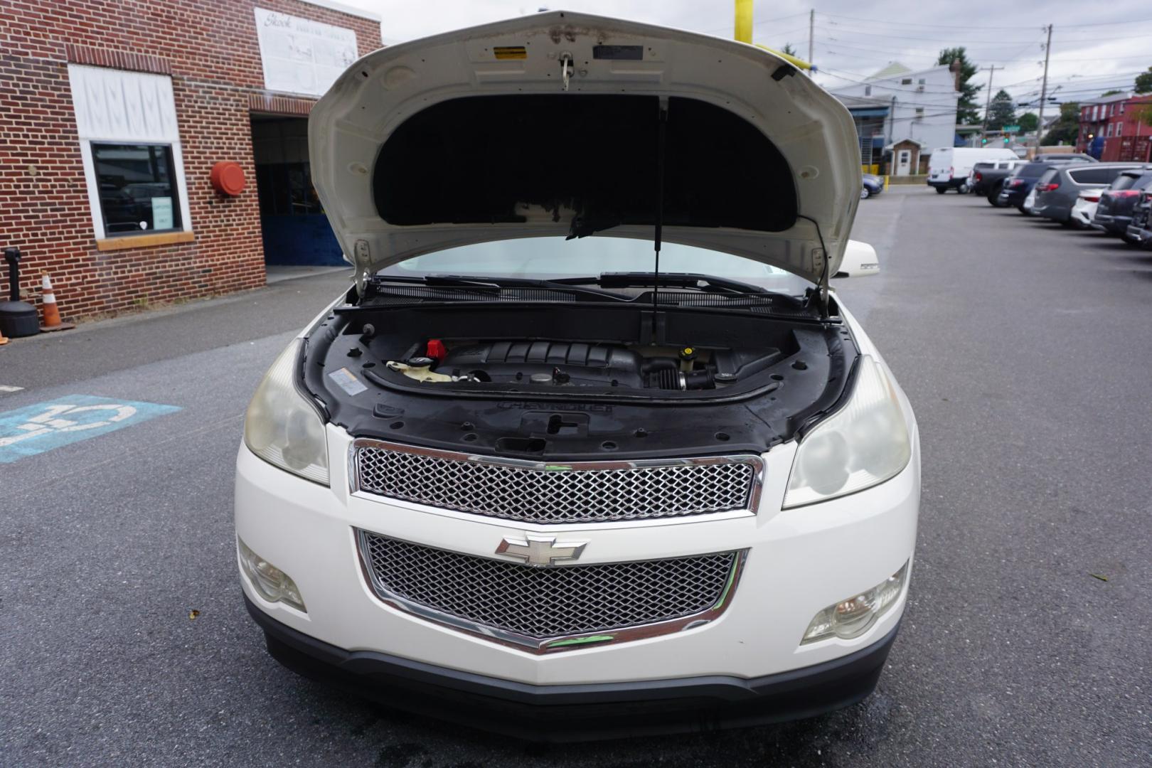 2011 White CHEVROLET TRAVERSE LT (1GNKVGED3BJ) with an 3.6L V6 engine, AUTOMATIC transmission, located at 312 Centre Ave, Schuylkill Haven, PA, 17972, (570) 593-5278, 40.638130, -76.177383- Photo#16