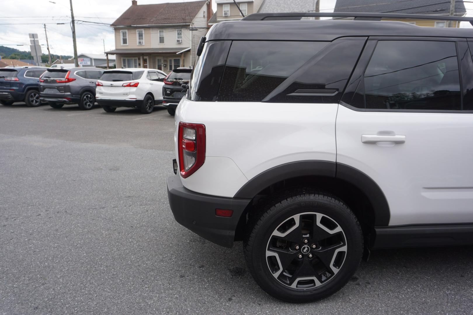 2021 WHITE /BLACK FORD BRONCO SPORT OUTER BANKS (3FMCR9C66MR) with an 1.5L I3 engine, AUTOMATIC transmission, located at 312 Centre Ave, Schuylkill Haven, PA, 17972, (570) 593-5278, 40.638130, -76.177383- Photo#11
