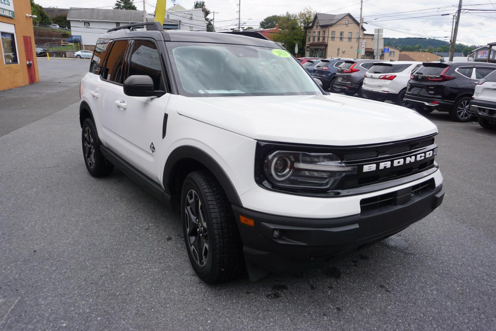 2021 WHITE /BLACK FORD BRONCO SPORT OUTER BANKS (3FMCR9C66MR) with an 1.5L I3 engine, AUTOMATIC transmission, located at 312 Centre Ave, Schuylkill Haven, PA, 17972, (570) 593-5278, 40.638130, -76.177383- Photo#15