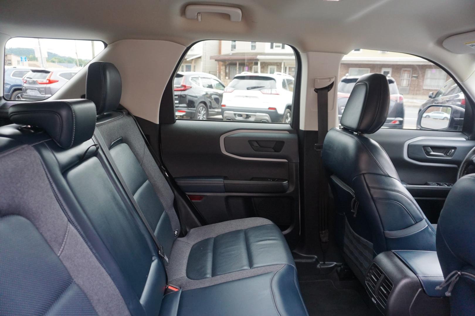 2021 WHITE /BLACK FORD BRONCO SPORT OUTER BANKS (3FMCR9C66MR) with an 1.5L I3 engine, AUTOMATIC transmission, located at 312 Centre Ave, Schuylkill Haven, PA, 17972, (570) 593-5278, 40.638130, -76.177383- Photo#34