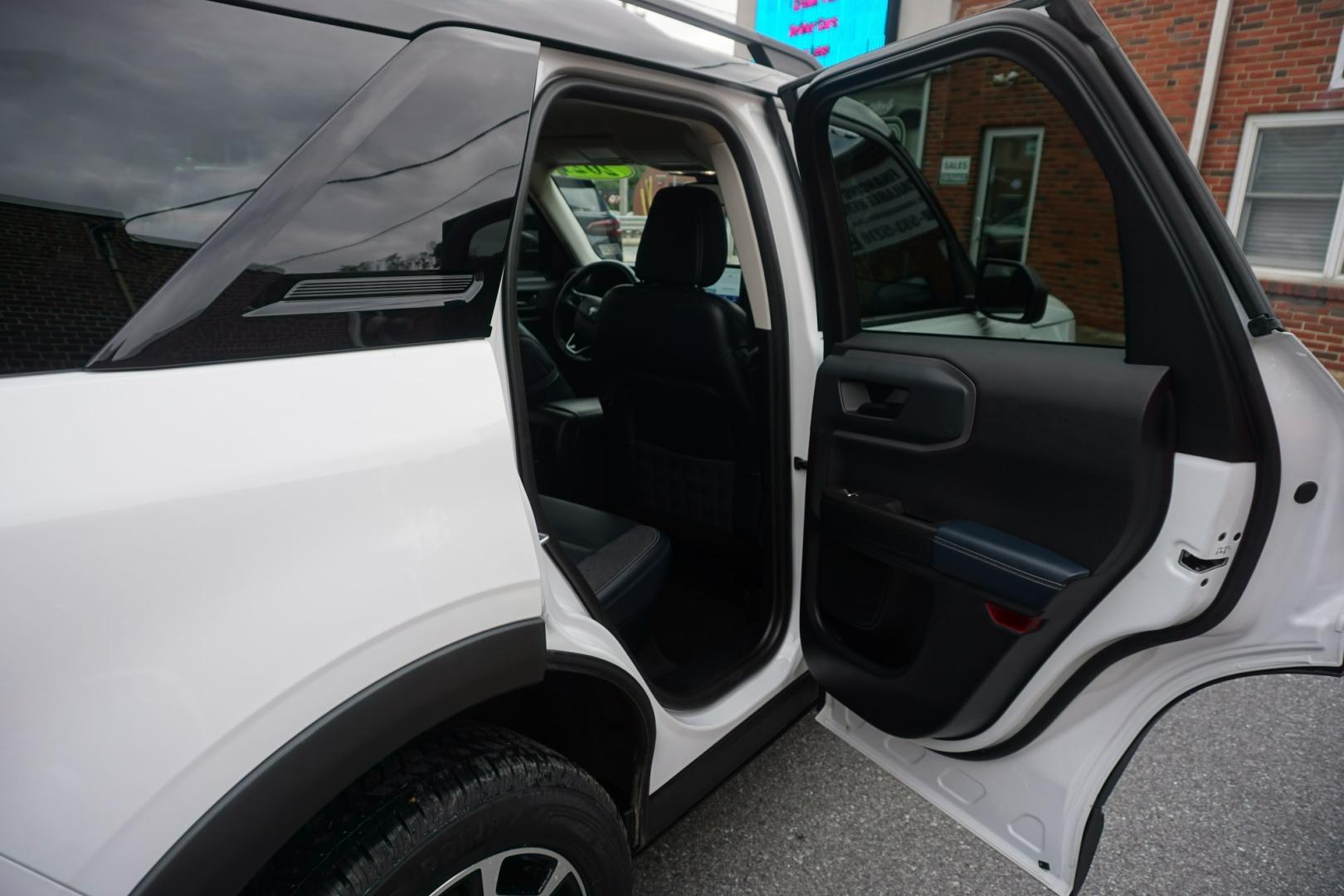 2021 WHITE /BLACK FORD BRONCO SPORT OUTER BANKS (3FMCR9C66MR) with an 1.5L I3 engine, AUTOMATIC transmission, located at 312 Centre Ave, Schuylkill Haven, PA, 17972, (570) 593-5278, 40.638130, -76.177383- Photo#37