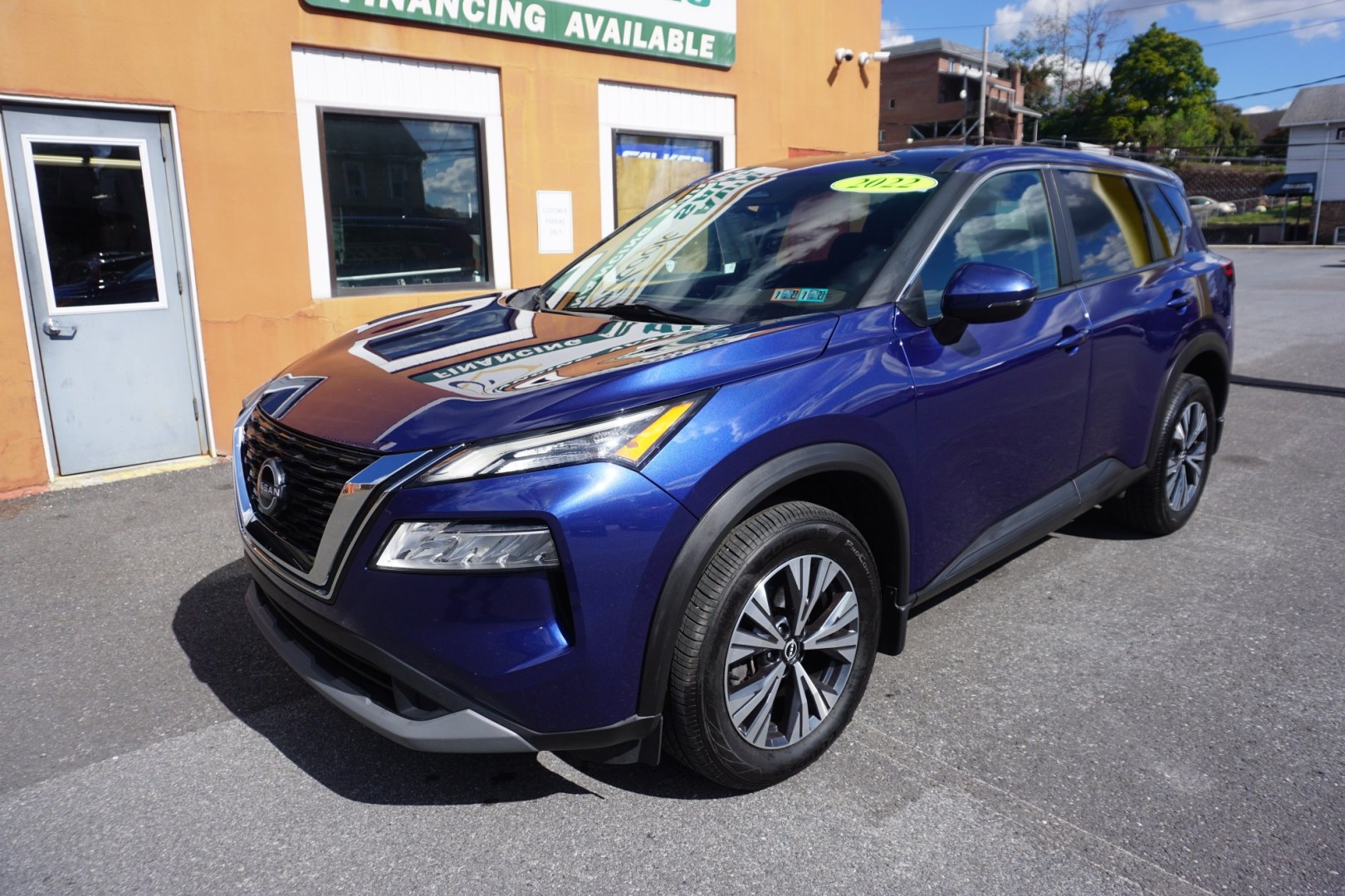 2022 BLUE /GRAY NISSAN ROGUE SV (5N1BT3BBXNC) with an 1.5L I3 engine, CVT transmission, located at 312 Centre Ave, Schuylkill Haven, PA, 17972, (570) 593-5278, 40.638130, -76.177383- Photo#2