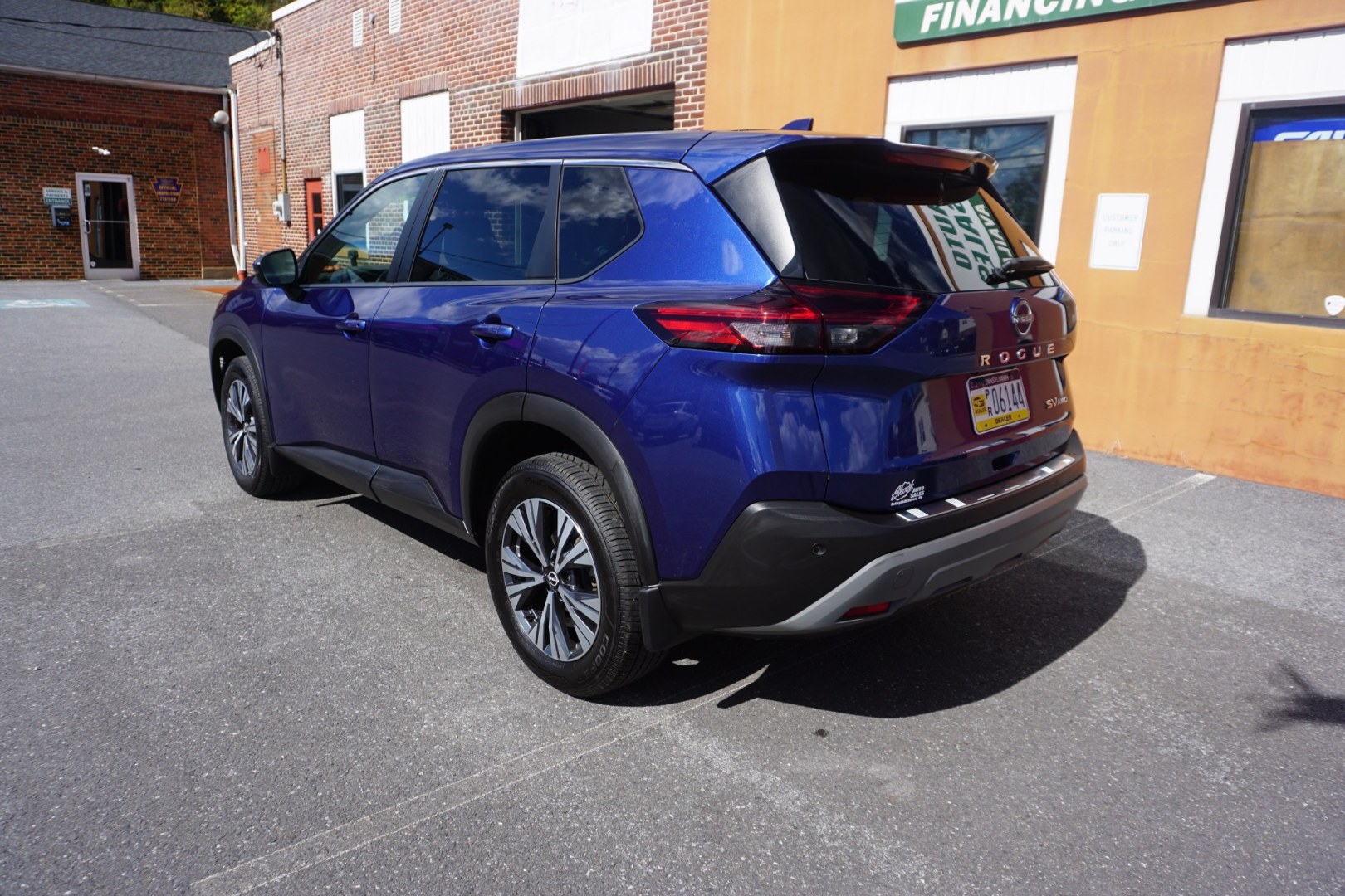 2022 BLUE /GRAY NISSAN ROGUE SV (5N1BT3BBXNC) with an 1.5L I3 engine, CVT transmission, located at 312 Centre Ave, Schuylkill Haven, PA, 17972, (570) 593-5278, 40.638130, -76.177383- Photo#7