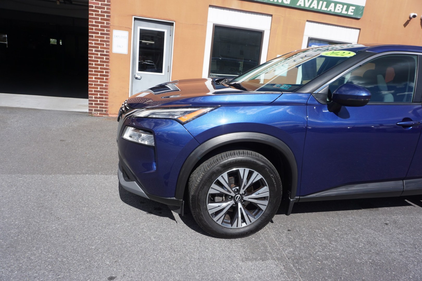 2022 BLUE /GRAY NISSAN ROGUE SV (5N1BT3BBXNC) with an 1.5L I3 engine, CVT transmission, located at 312 Centre Ave, Schuylkill Haven, PA, 17972, (570) 593-5278, 40.638130, -76.177383- Photo#11