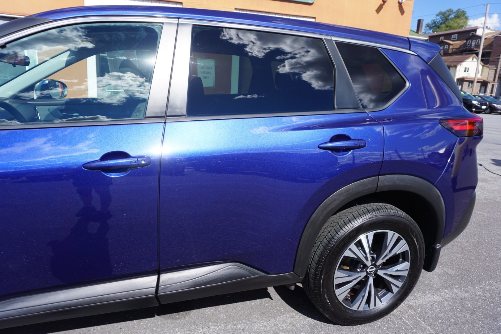 2022 BLUE /GRAY NISSAN ROGUE SV (5N1BT3BBXNC) with an 1.5L I3 engine, CVT transmission, located at 312 Centre Ave, Schuylkill Haven, PA, 17972, (570) 593-5278, 40.638130, -76.177383- Photo#13