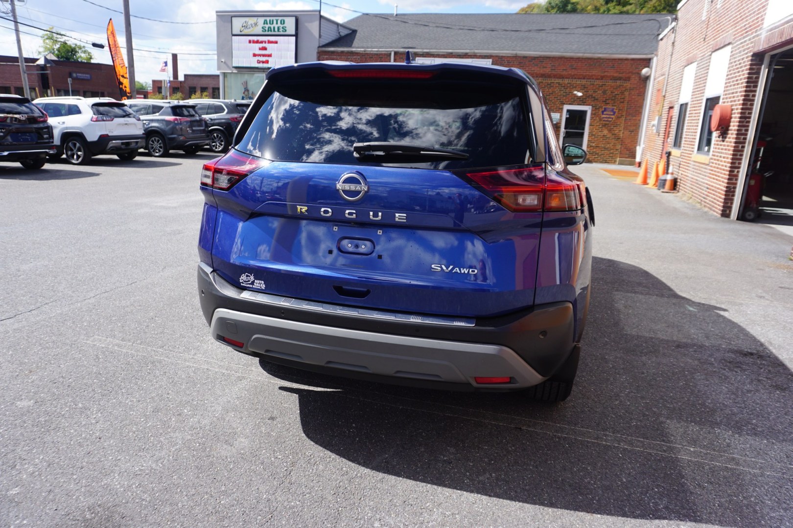 2022 BLUE /GRAY NISSAN ROGUE SV (5N1BT3BBXNC) with an 1.5L I3 engine, CVT transmission, located at 312 Centre Ave, Schuylkill Haven, PA, 17972, (570) 593-5278, 40.638130, -76.177383- Photo#16