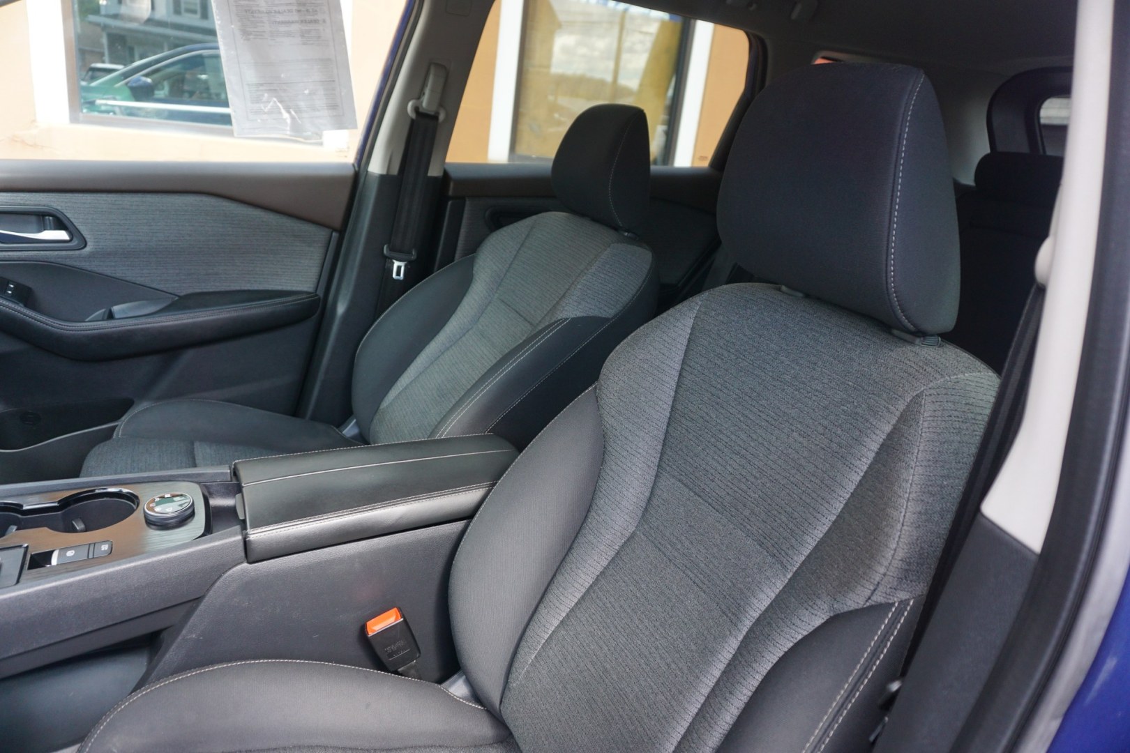 2022 BLUE /GRAY NISSAN ROGUE SV (5N1BT3BBXNC) with an 1.5L I3 engine, CVT transmission, located at 312 Centre Ave, Schuylkill Haven, PA, 17972, (570) 593-5278, 40.638130, -76.177383- Photo#26