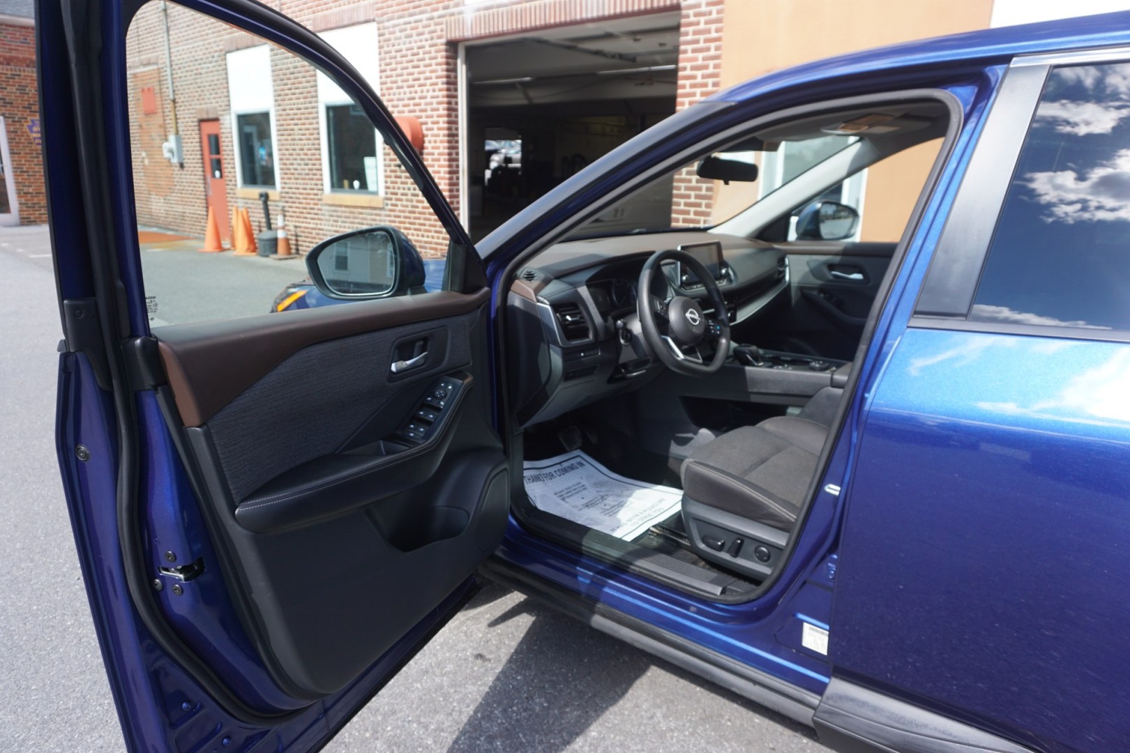 2022 BLUE /GRAY NISSAN ROGUE SV (5N1BT3BBXNC) with an 1.5L I3 engine, CVT transmission, located at 312 Centre Ave, Schuylkill Haven, PA, 17972, (570) 593-5278, 40.638130, -76.177383- Photo#32