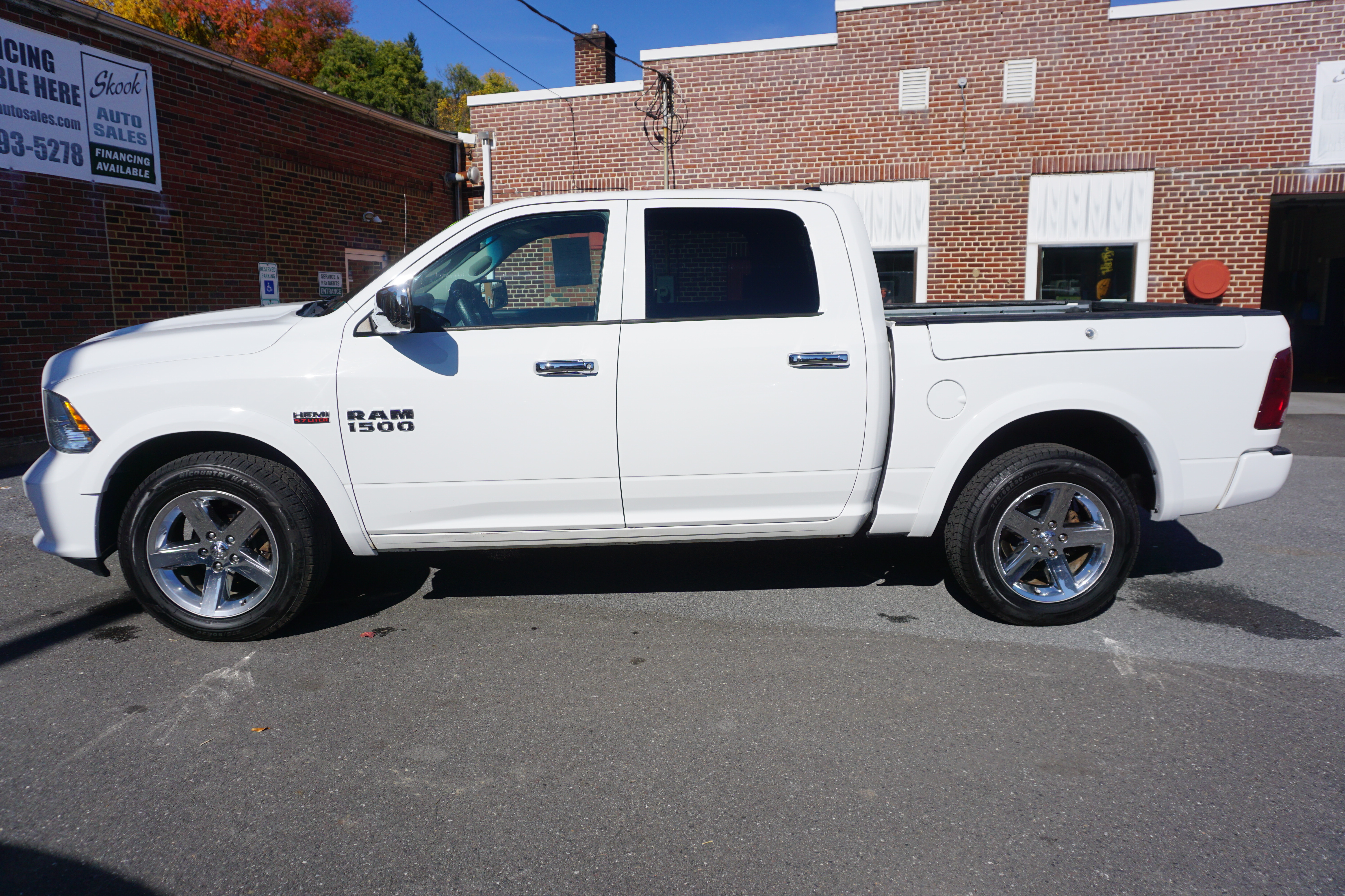 photo of 2016 RAM 1500 EXPRESS